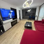 Luxury Glam Coresi Mall Area - Parking Option Brasov