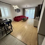 Luxury Glam Coresi Mall Area - Parking Option * Brasov
