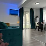 Luxury Glam Coresi Mall Area - Parking Option Apartment *
