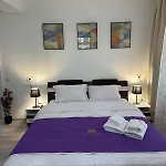 Apartment Luxury Glam Coresi Mall Area - Parking Option