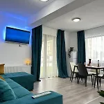 Luxury Glam Coresi Mall Area - Parking Option