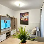 Luxury Glam Coresi Mall Area - Parking Option Apartment *