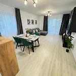 Luxury Glam Coresi Mall Area - Parking Option *