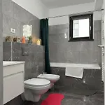 Apartment Luxury Glam Coresi Mall Area - Parking Option Brasov