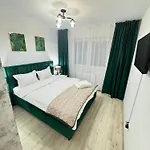 Luxury Glam Coresi Mall Area - Parking Option *