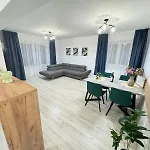 Luxury Glam Coresi Mall Area - Parking Option * Brasov