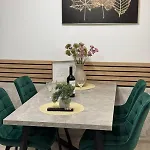 Luxury Glam Coresi Mall Area - Parking Option *