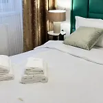 Luxury Glam Coresi Mall Area - Parking Option Brasov