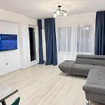 Luxury Glam Coresi Mall Area - Parking Option Apartment Brasov