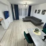 Luxury Glam Coresi Mall Area - Parking Option Brasov