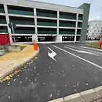 Luxury Glam Coresi Mall Area - Parking Option * Brasov