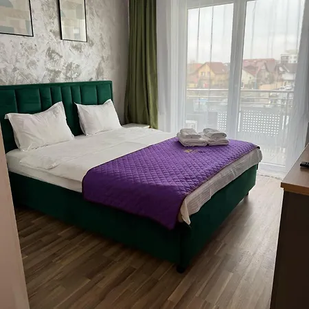 Apartment Luxury Glam Coresi Mall Area
