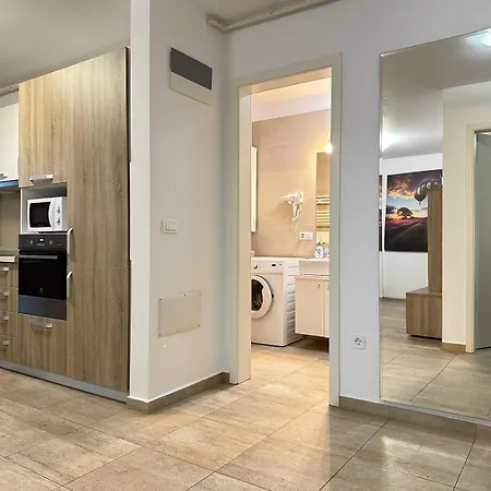 Luxury Glam Coresi Mall Area Apartment Brasov