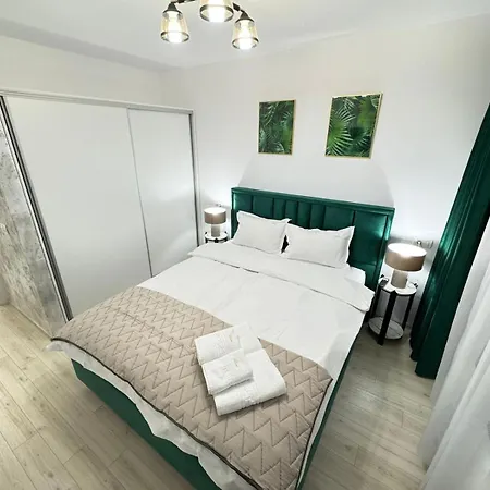 Luxury Glam Coresi Mall Area Apartment