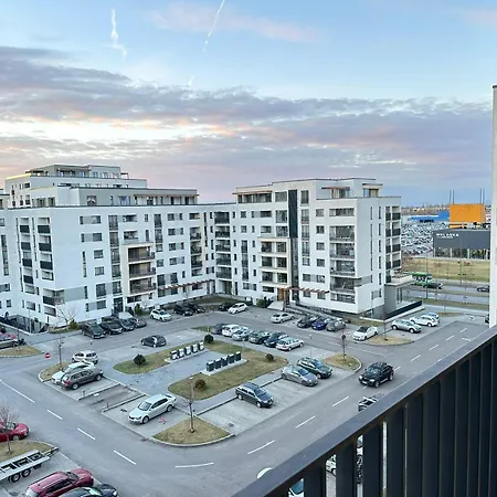 Luxury Glam Coresi Mall Area Apartment