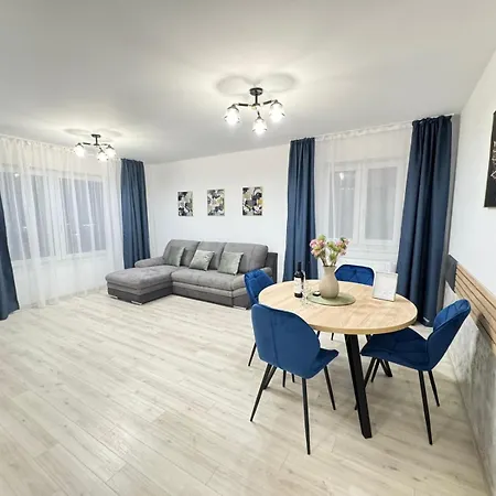 Luxury Glam Coresi Mall Area Apartment