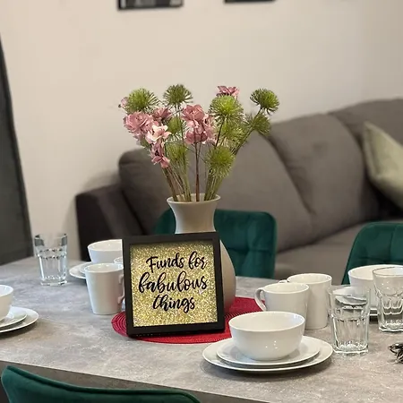 Luxury Glam Coresi Mall Area Apartment Brasov