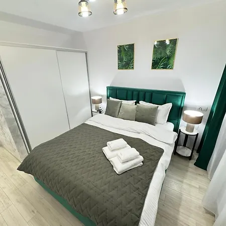 Luxury Glam Coresi Mall Area Apartment Brasov