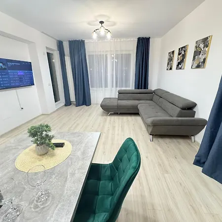 Luxury Glam Coresi Mall Area Apartment *