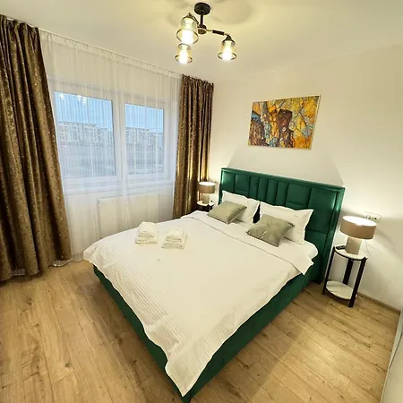 Luxury Glam Coresi Mall Area - Parking Option Braşov