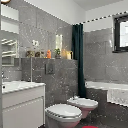 Luxury Glam Coresi Mall Area - Parking Option Appartement *
