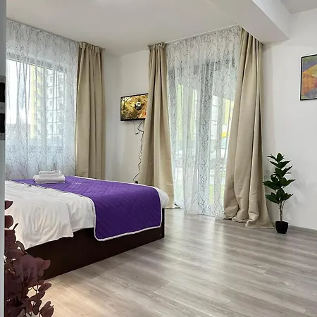 Appartement Luxury Glam Coresi Mall Area - Parking Option