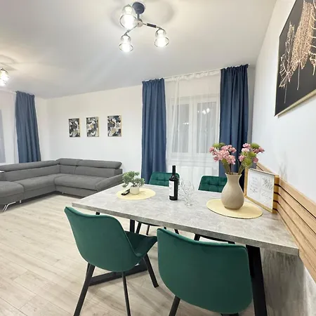 Luxury Glam Coresi Mall Area - Parking Option Appartement