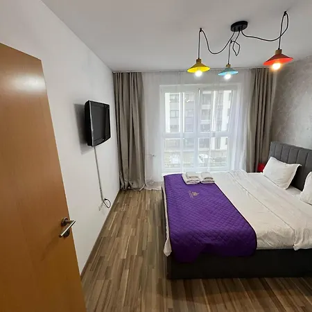 Luxury Glam Coresi Mall Area - Parking Option