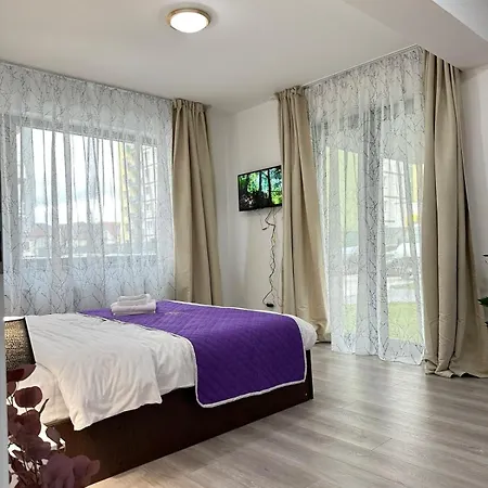 Luxury Glam Coresi Mall Area - Parking Option Апартаменты *