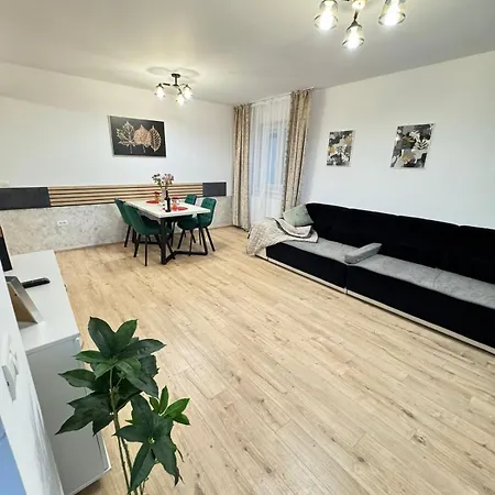 Luxury Glam Coresi Mall Area - Parking Option Braşov