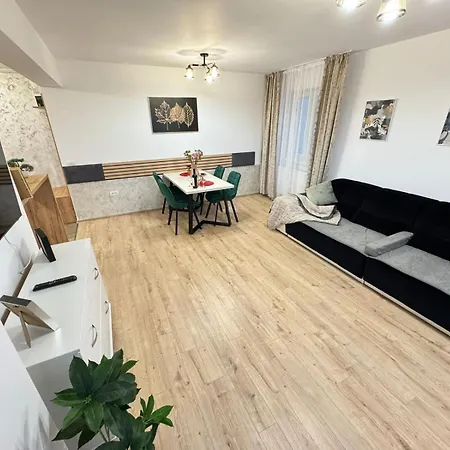 Luxury Glam Coresi Mall Area - Parking Option