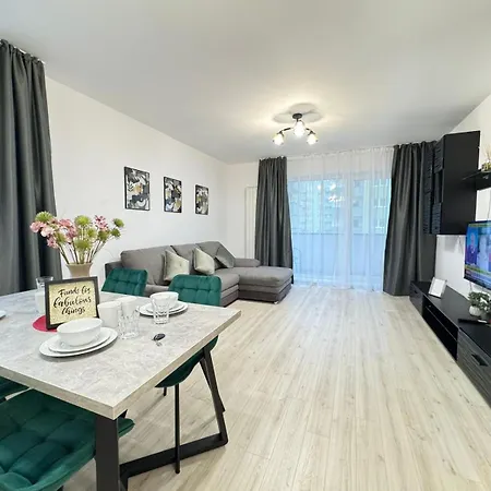 Апартаменты Luxury Glam Coresi Mall Area - Parking Option *