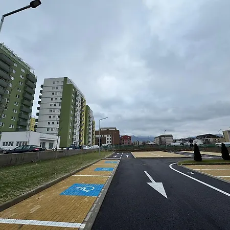 Luxury Glam Coresi Mall Area - Parking Option Braşov