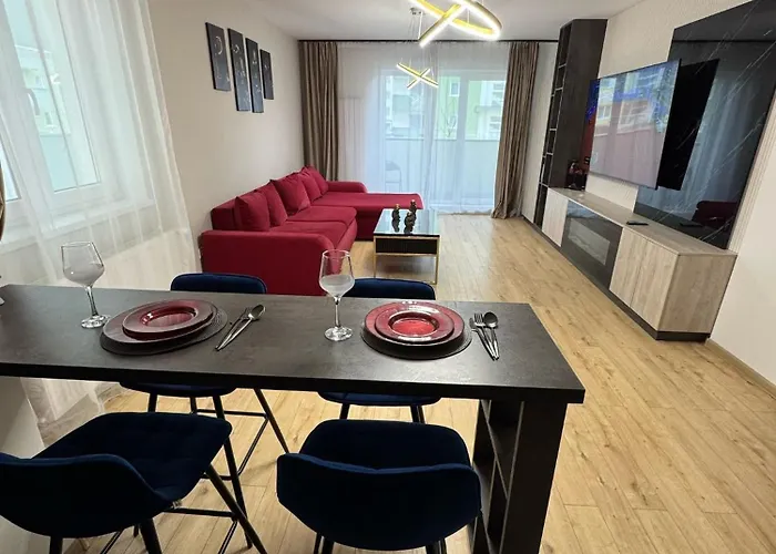 Luxury Glam Coresi Mall Area *