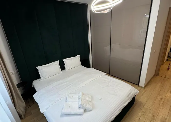 Luxury Glam Coresi Mall Area Апартаменты Брашов