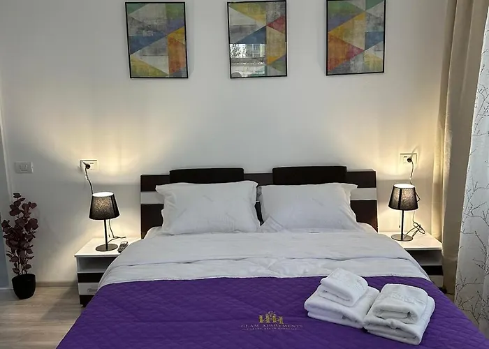 Apartment Luxury Glam Coresi Mall Area