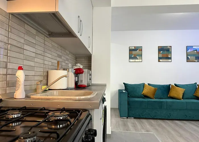 Luxury Glam Coresi Mall Area *