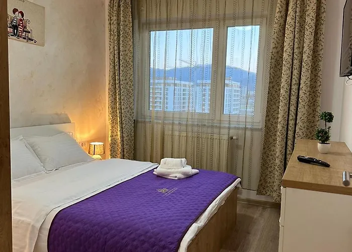 Luxury Glam Coresi Mall Area Apartment *