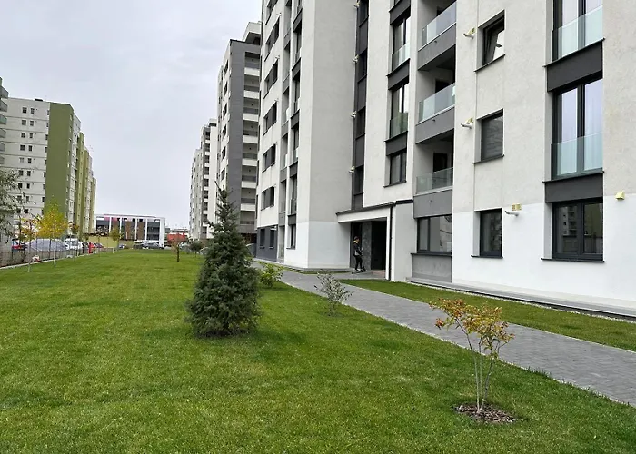 Apartment Luxury Glam Coresi Mall Area *