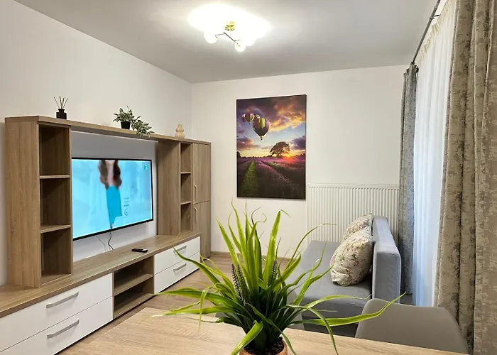 Luxury Glam Coresi Mall Area Apartment *