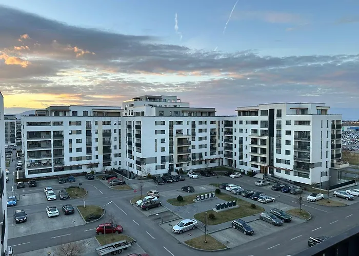 Apartment Luxury Glam Coresi Mall Area