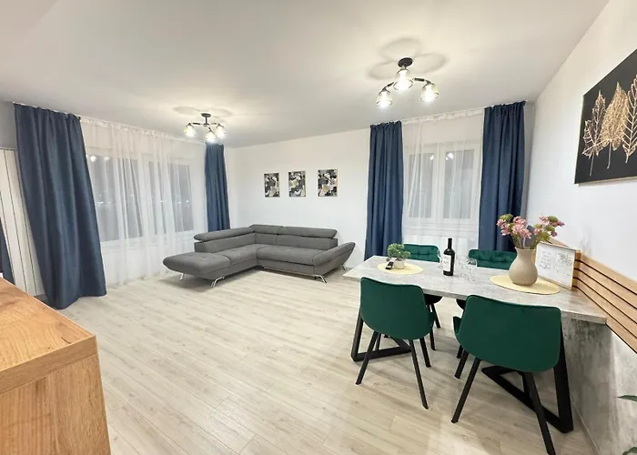 Appartement Luxury Glam Coresi Mall Area *