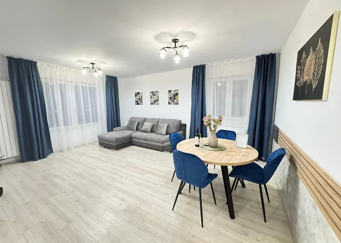 Luxury Glam Coresi Mall Area Apartment