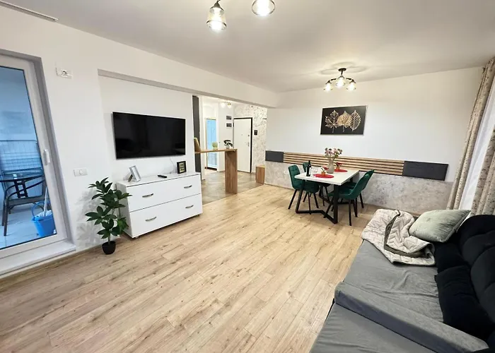 Luxury Glam Coresi Mall Area Apartment *