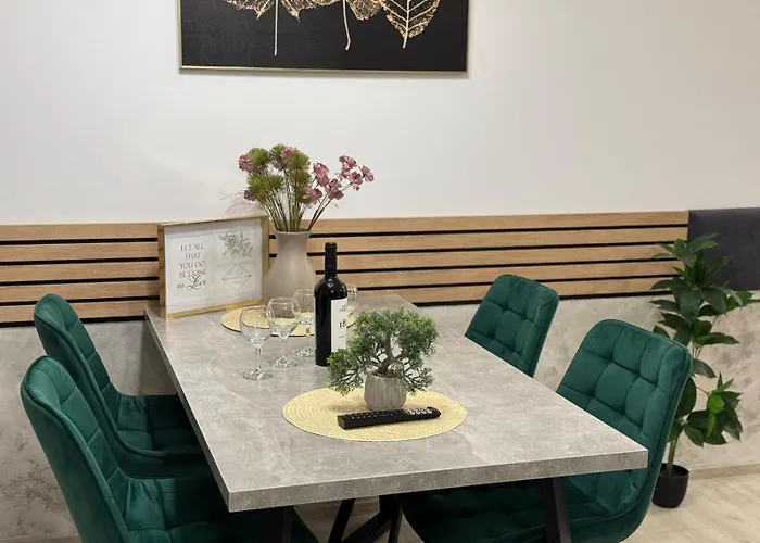 Appartement Luxury Glam Coresi Mall Area *