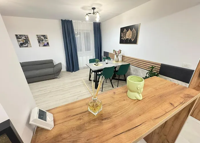 Luxury Glam Coresi Mall Area Apartment