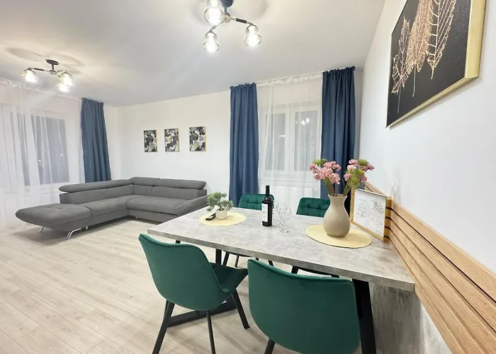 Appartement Luxury Glam Coresi Mall Area *