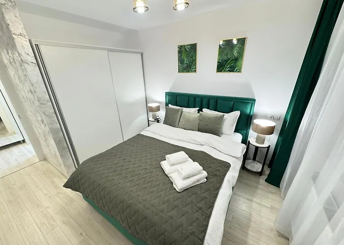 Luxury Glam Coresi Mall Area Apartment Brasov