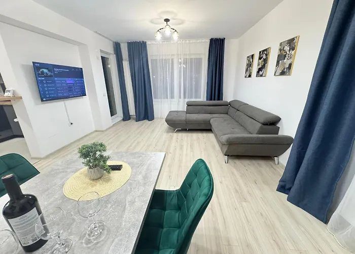 Luxury Glam Coresi Mall Area Apartment *