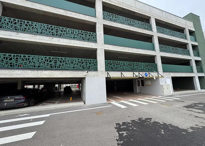 Appartement Luxury Glam Coresi Mall Area